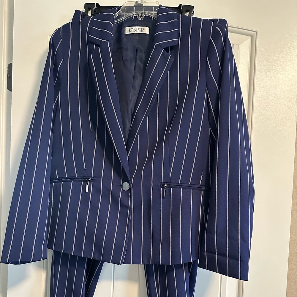 Women’s Kasper Navy Pinstriped 2-Piece Suit - Size 10